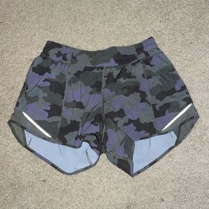 Lululemon Hotty Hot shorts